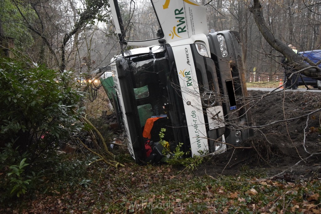 Container LKW umgestuerzt Koeln Brueck Bruecker- Dellbruecker Mauspfad P025.JPG - Miklos Laubert